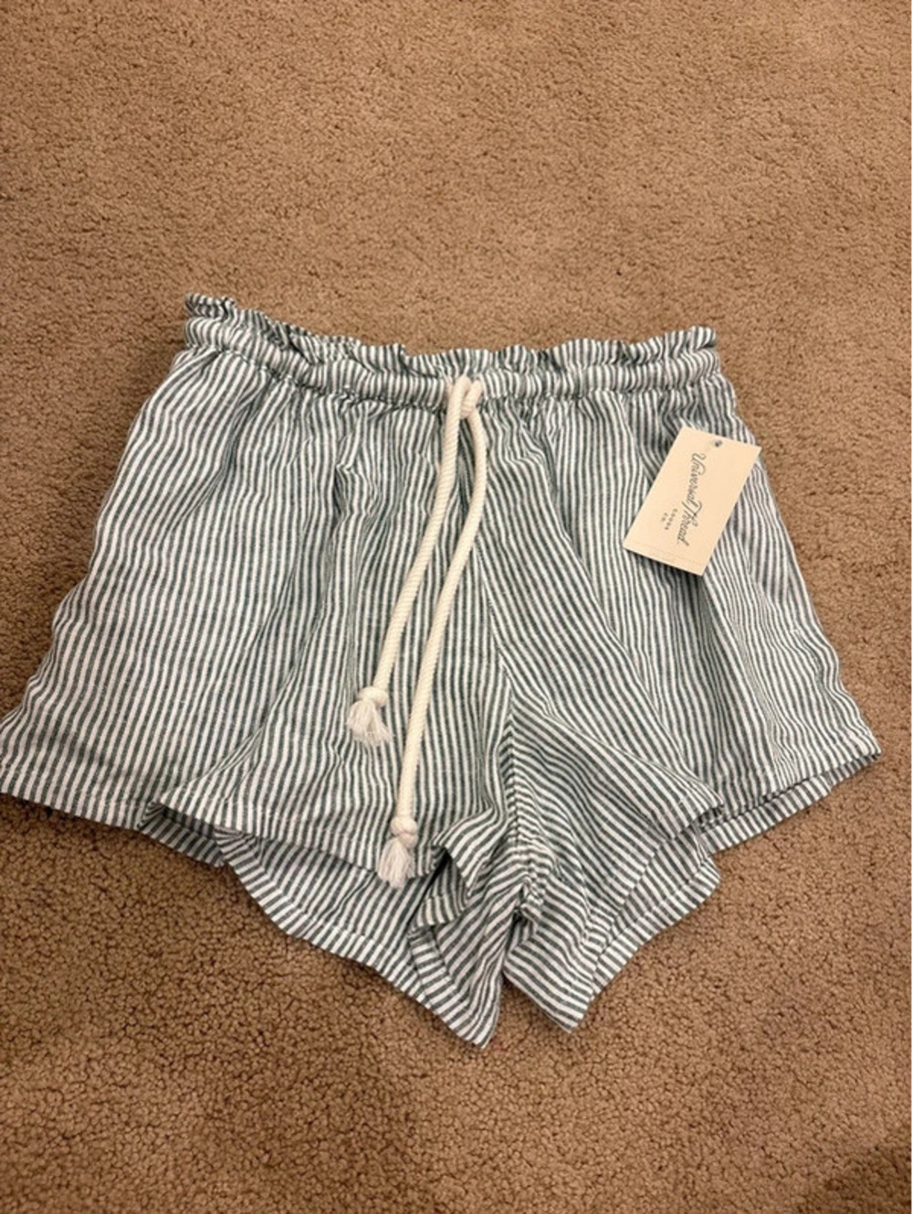 universal thread shorts
